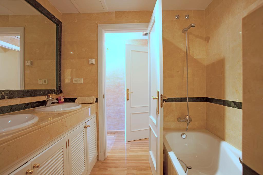 Hacienda Elviria Apartment มาร์เบยา ภายนอก รูปภาพ